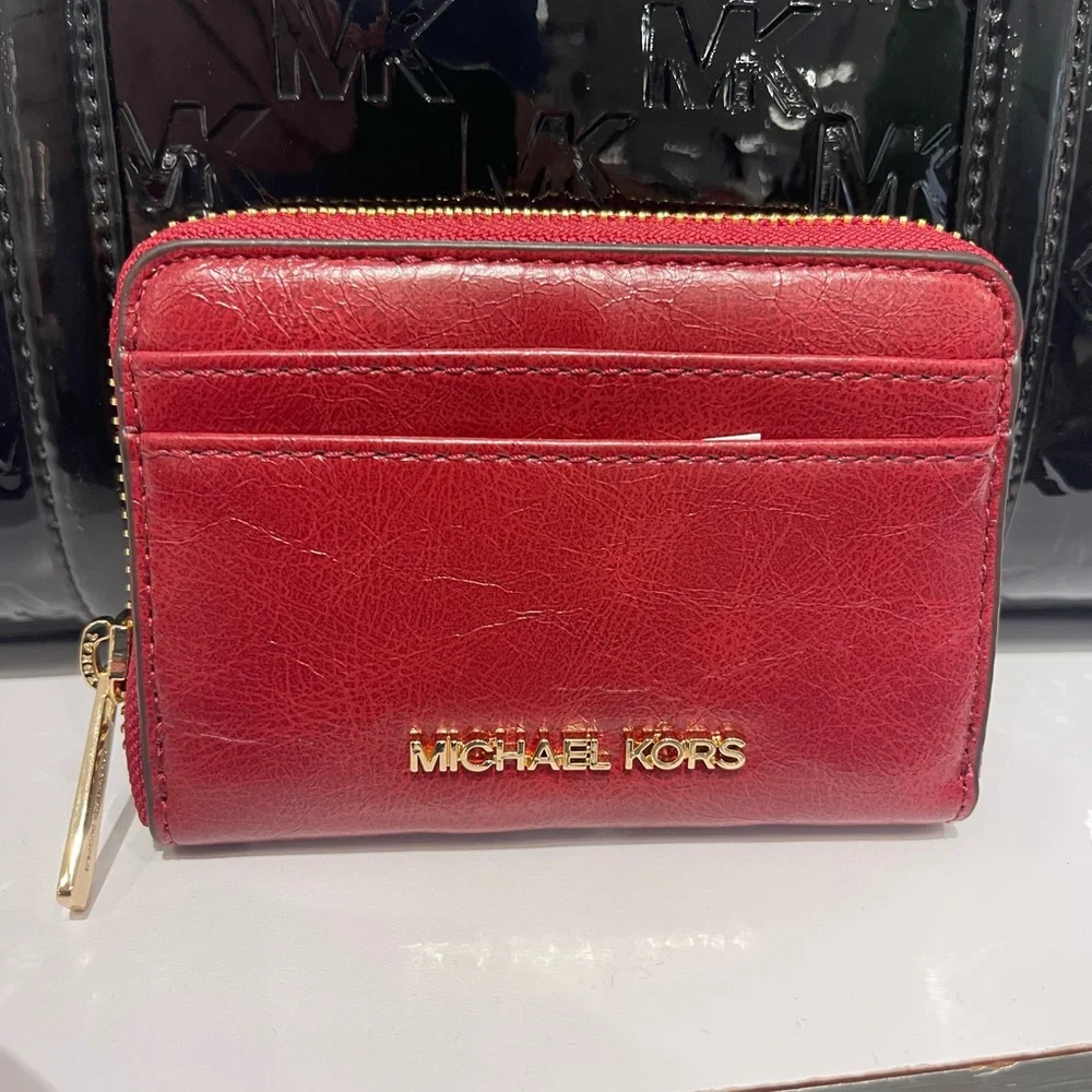 MICHAEL KORS Jet Set Medium Distressed Zip Around Card Case
Cherry
NWT - Picture 2 of 16